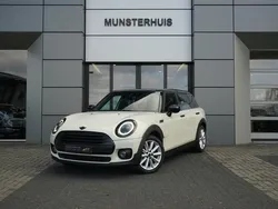 Wit, metallic lak Gebruikt 2023 Mini Cooper Clubman Classic Stationwagen | € 26.940 (Goede deal)