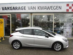 Grijs Gebruikt 2021 Opel Astra Business Hatchback | € 16.900 (Duur)