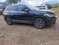 Zwart Gebruikt 2021 VW Tiguan Highline SUV | € 25.950 (Eerlijke prijs)