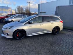 Grijs Gebruikt 2013 Ford Focus Trend Stationwagen | € 3.950 (Eerlijke prijs)