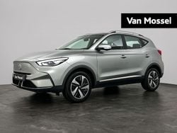 Grijs, metallic lak Gebruikt 2022 MG ZS Luxury Sedan | € 25.995 (Eerlijke prijs)