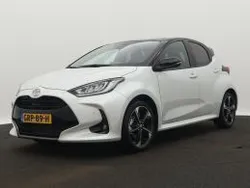 Wit parelmoer Gebruikt 2023 Toyota Yaris Edition Hatchback | € 28.445 (Eerlijke prijs)