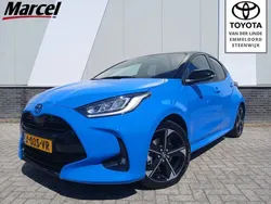 Blauw, metallic lak Gebruikt 2024 Toyota Yaris Edition Hatchback | € 28.400 (Iets duurder)