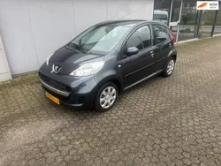 Grijs Gebruikt 2010 Peugeot 107 Hatchback | € 1.499