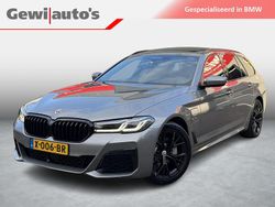 Grijs Gebruikt 2022 BMW 530 Sport Line Stationwagen | € 37.999 (Eerlijke prijs)