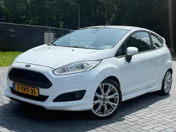 Wit Gebruikt 2014 Ford Fiesta ST-Line Hatchback | € 7.595 (Duur)
