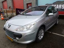 Grijs Gebruikt 2007 Peugeot 307 Premium Hatchback | € 2.499 (Iets duurder)