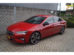 Rood Gebruikt 2021 Opel Insignia Ultimate Hatchback | € 24.950 (Goede deal)
