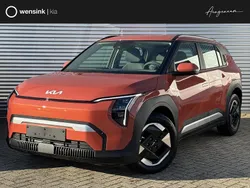 Oranje, metallic lak Nieuw 2025 Kia EV3 3 SUV | € 34.745 (Goede deal)