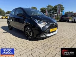 Zwart Gebruikt 2022 Toyota Aygo Limited Hatchback | € 12.995 (Super prijs)