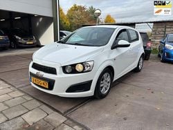 Wit Gebruikt 2013 Chevrolet Aveo LT Hatchback | € 2.950 (Goede deal)