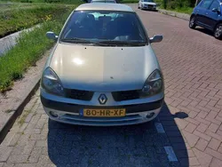 Groen Gebruikt 2001 Renault Clio II Hatchback | € 600 (Super prijs)