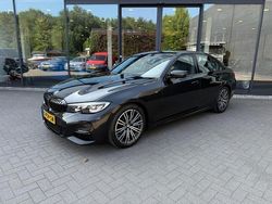 Zwart Gebruikt 2019 BMW 320 M Sport Sedan | € 25.500 (Eerlijke prijs)