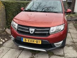 Rood Gebruikt 2014 Dacia Sandero Stepway Hatchback | € 7.000 (Iets duurder)
