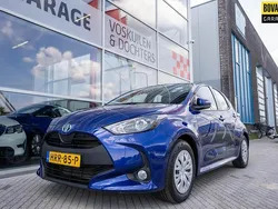 Blauw Gebruikt 2021 Toyota Yaris Hybrid Hatchback | € 20.950 (Goede deal)