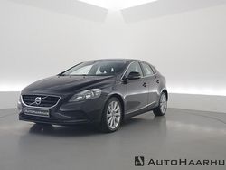 Zwart Gebruikt 2015 Volvo V40 Momentum Stationwagen | € 15.900 (Duur)