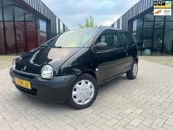 Zwart Gebruikt 2007 Renault Twingo Authentique Hatchback | € 950 (Eerlijke prijs)
