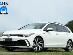 Wit Gebruikt 2022 VW Golf VIII Business+ Stationwagen | € 29.995 (Eerlijke prijs)