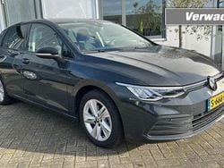 Grijs (metallic) Gebruikt 2023 VW Golf VIII Life Hatchback | € 17.950 (Goede deal)