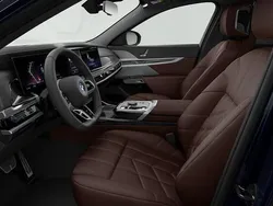 Grijs Gebruikt 2025 BMW i7 M Sport Sedan | € 109.900 (Super prijs)