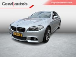 Grijs, metallic lak Gebruikt 2015 BMW 518 M Sport Sedan | € 15.999 (Eerlijke prijs)
