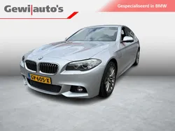 Grijs, metallic lak Gebruikt 2015 BMW 518 M Sport Sedan | € 15.999 (Iets duurder)