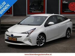 Wit Gebruikt 2017 Toyota Prius Hatchback | € 16.499 (Eerlijke prijs)