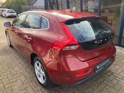 Rood Gebruikt 2014 Volvo V40 Business Edition Hatchback | € 6.445 (Eerlijke prijs)