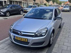 Grijs Gebruikt 2006 Opel Astra Edition Hatchback | € 1.400 (Eerlijke prijs)