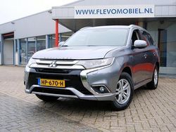 Grijs Gebruikt 2015 Mitsubishi Outlander Edition SUV | € 13.450 (Eerlijke prijs)