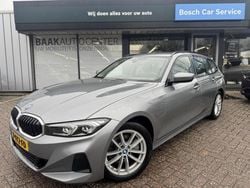Grijs Gebruikt 2023 BMW 320e Stationwagen | € 33.950 (Goede deal)