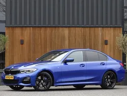 Blauw, metallic lak Gebruikt 2020 BMW 320 M Sport Sedan | € 36.995 (Iets duurder)
