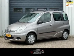 Grijs Gebruikt 2003 Toyota Yaris Verso Sol MPV | € 6.950 (Iets duurder)