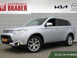 Grijs, metallic lak Gebruikt 2015 Mitsubishi Outlander P-HEV Edition SUV | € 12.800 (Iets duurder)