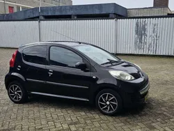 Zwart Gebruikt 2009 Peugeot 107 Hatchback | € 2.950 (Eerlijke prijs)