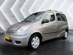 Grijs Gebruikt 2005 Toyota Yaris Verso Sol MPV | € 5.740 (Eerlijke prijs)