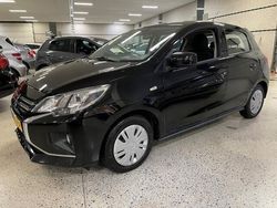 Zwart, metallic lak Gebruikt 2020 Mitsubishi Space Star Hatchback | € 9.750 (Eerlijke prijs)