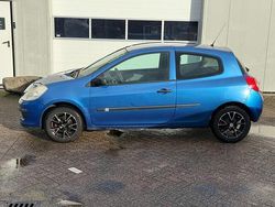 Blauw Gebruikt 2006 Renault Clio II Authentique Hatchback | € 1.250 (Goede deal)