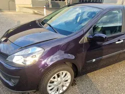 Paars Gebruikt 2007 Renault Clio II Dynamique Hatchback | € 4.850 (Iets duurder)
