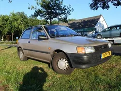 Beige Gebruikt 1990 Toyota Starlet Hatchback | € 1.150