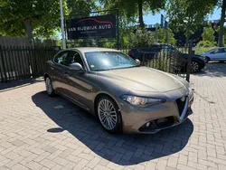 Grijs Gebruikt 2017 Alfa Romeo Giulia Business Sedan | € 9.990 (Eerlijke prijs)