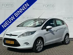 Wit, metallic lak Gebruikt 2010 Ford Fiesta Titanium Hatchback | € 3.950 (Eerlijke prijs)