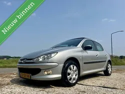 Grijs Gebruikt 2004 Peugeot 206 Hatchback | € 1.250 (Eerlijke prijs)