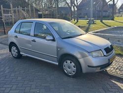 Grijs Gebruikt 2001 Skoda Fabia Comfort Hatchback | € 500 (Super prijs)