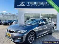 Grijs Gebruikt 2020 BMW 320 Executive Stationwagen | € 21.895 (Goede deal)