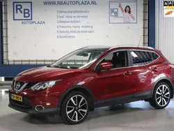 Rood, metallic lak Gebruikt 2014 Nissan Qashqai Tekna SUV | € 11.950 (Super prijs)