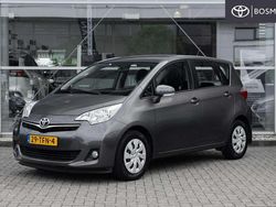 Grijs Gebruikt 2012 Toyota Verso-S MPV | € 8.950 (Eerlijke prijs)