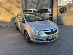 Grijs Gebruikt 2010 Opel Corsa Cosmo Hatchback | € 4.000 (Eerlijke prijs)