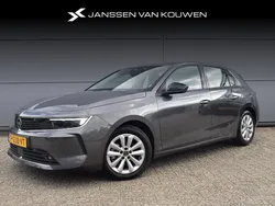 Grijs Gebruikt 2022 Opel Astra Edition Hatchback | € 18.395 (Eerlijke prijs)