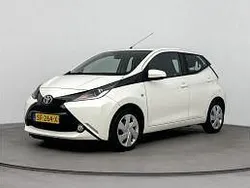 Wit Gebruikt 2018 Toyota Aygo X-play Hatchback | € 9.750 (Eerlijke prijs)